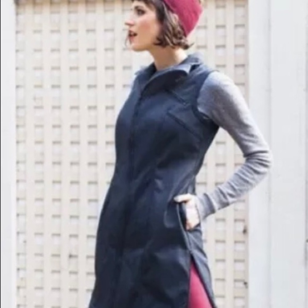 Betabrand weather proof dress vest, size xs